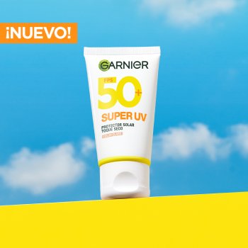 Protector solar garnier efecto mate con color